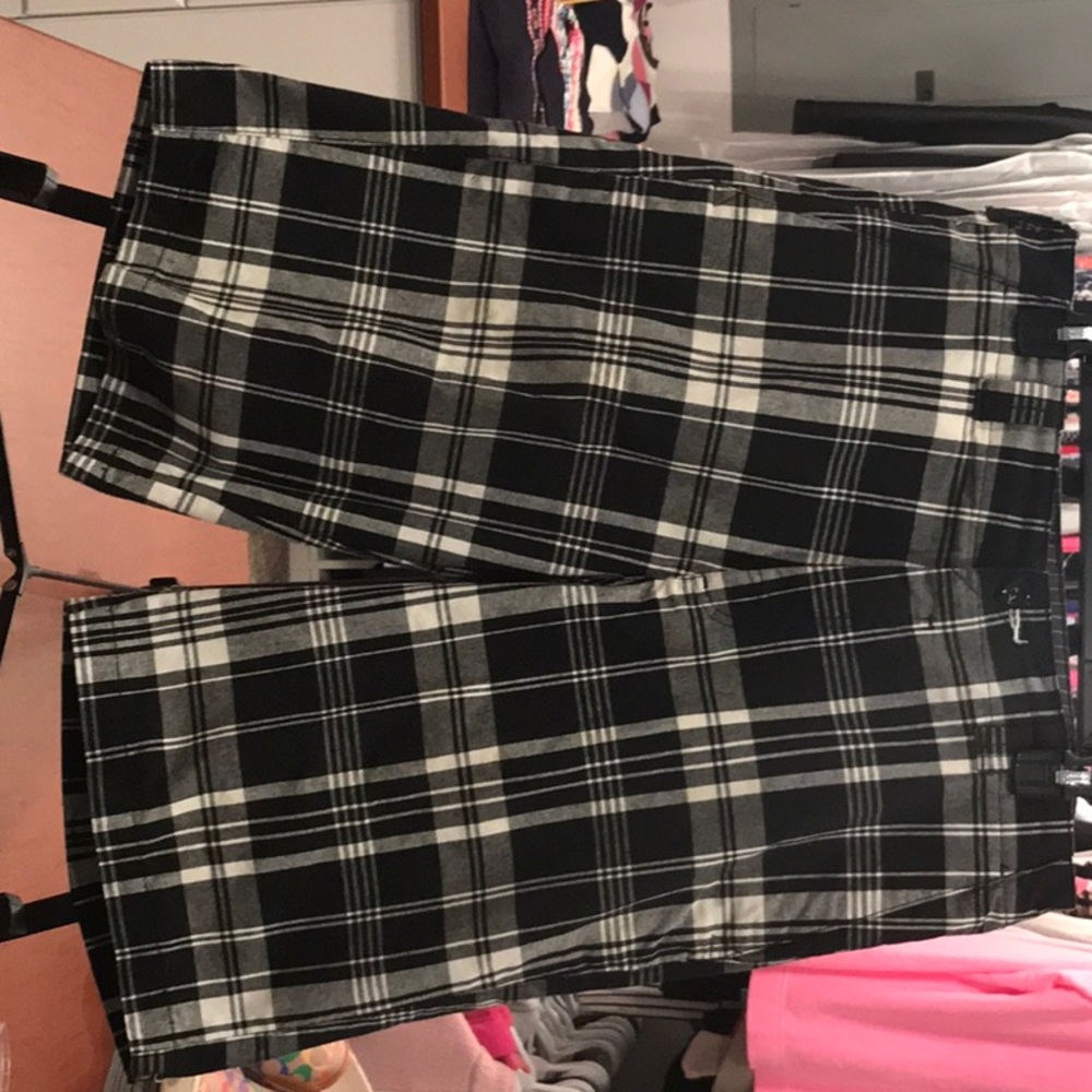 Lust Shorts. Size 34. Black check. Like new